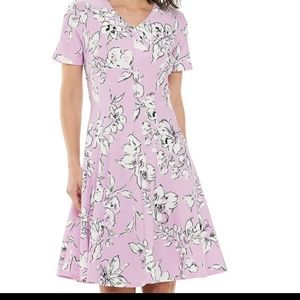 ELLE pastel purple with white floral dress size Large 💜